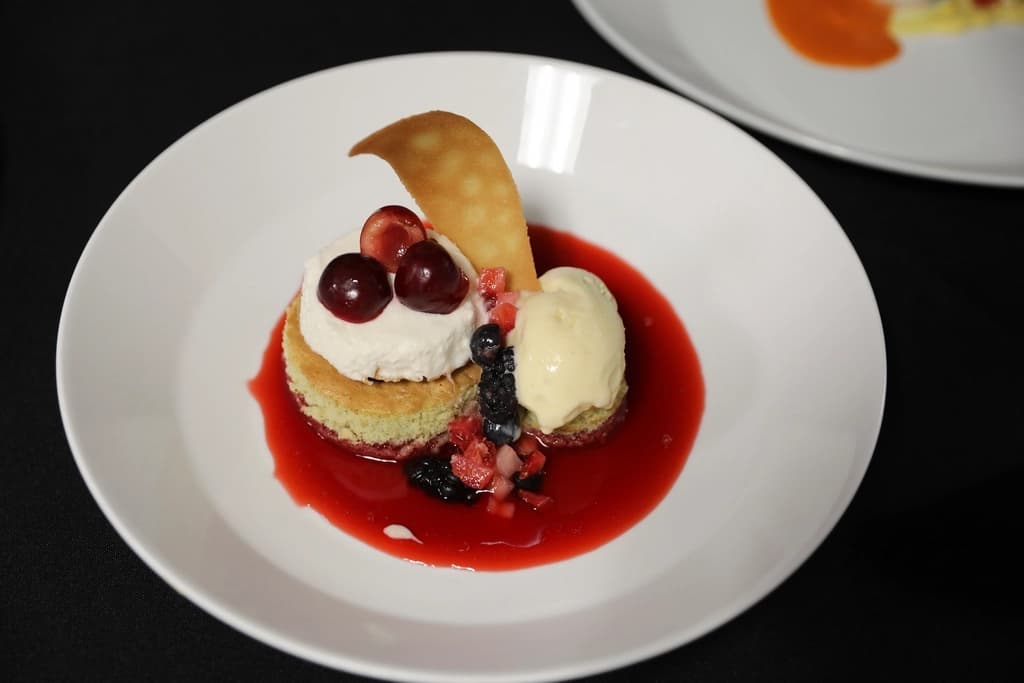 Hibiscus Berry Sponge